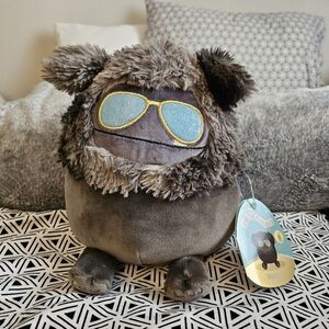 🆕️ Ultra Rare Wallis Squishmallow! Bigfoot